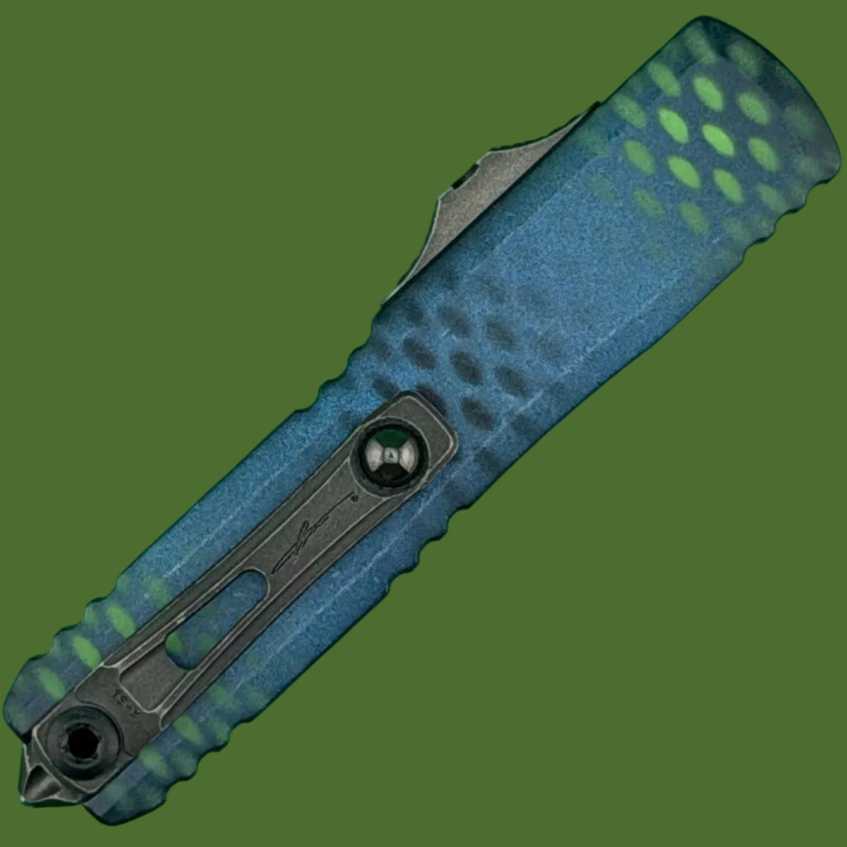 Microtech UTX-70 D/E Gen IV Signature Series Blue X-51 Standard 11474-1BLX51S