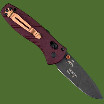 Benchmade PROTOTYPE Mini Barrage Axis Assist Redstone Richlite 585BK-04