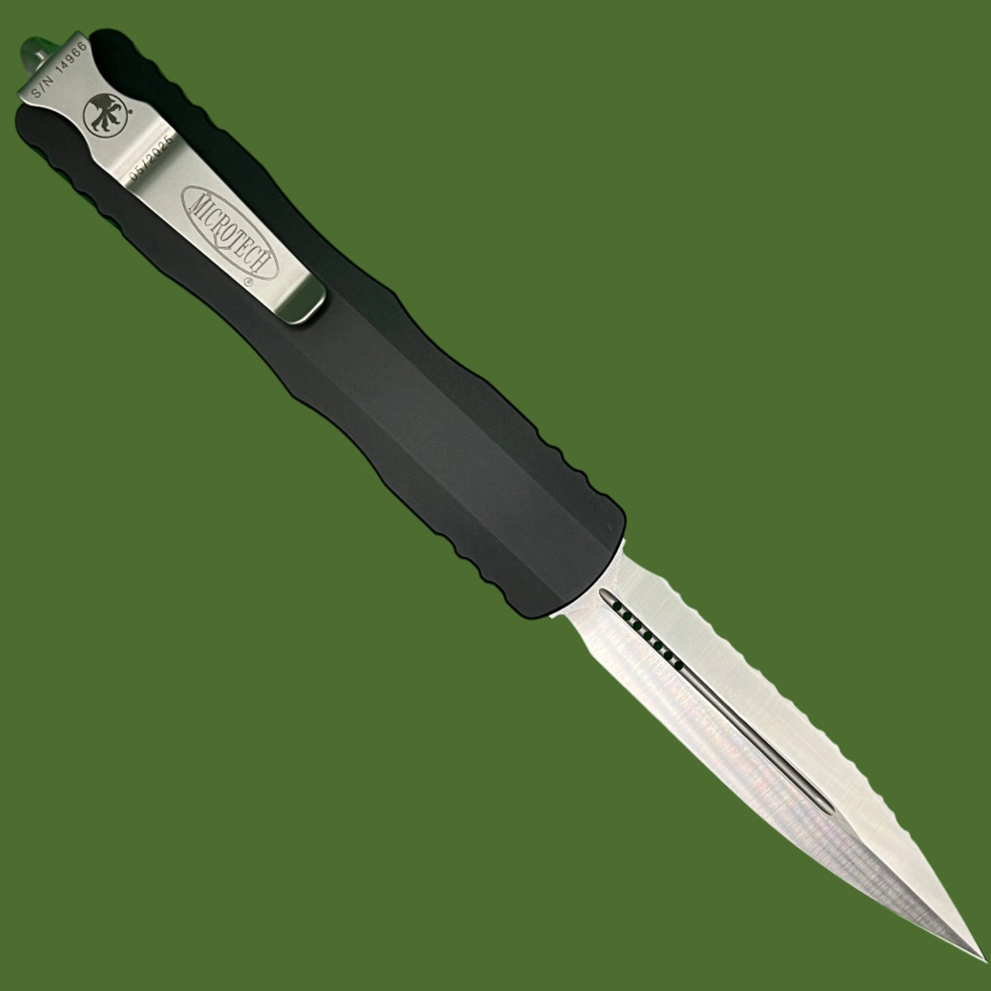 Microtech Dirac Delta D/E Satin Full Serrated 227-6