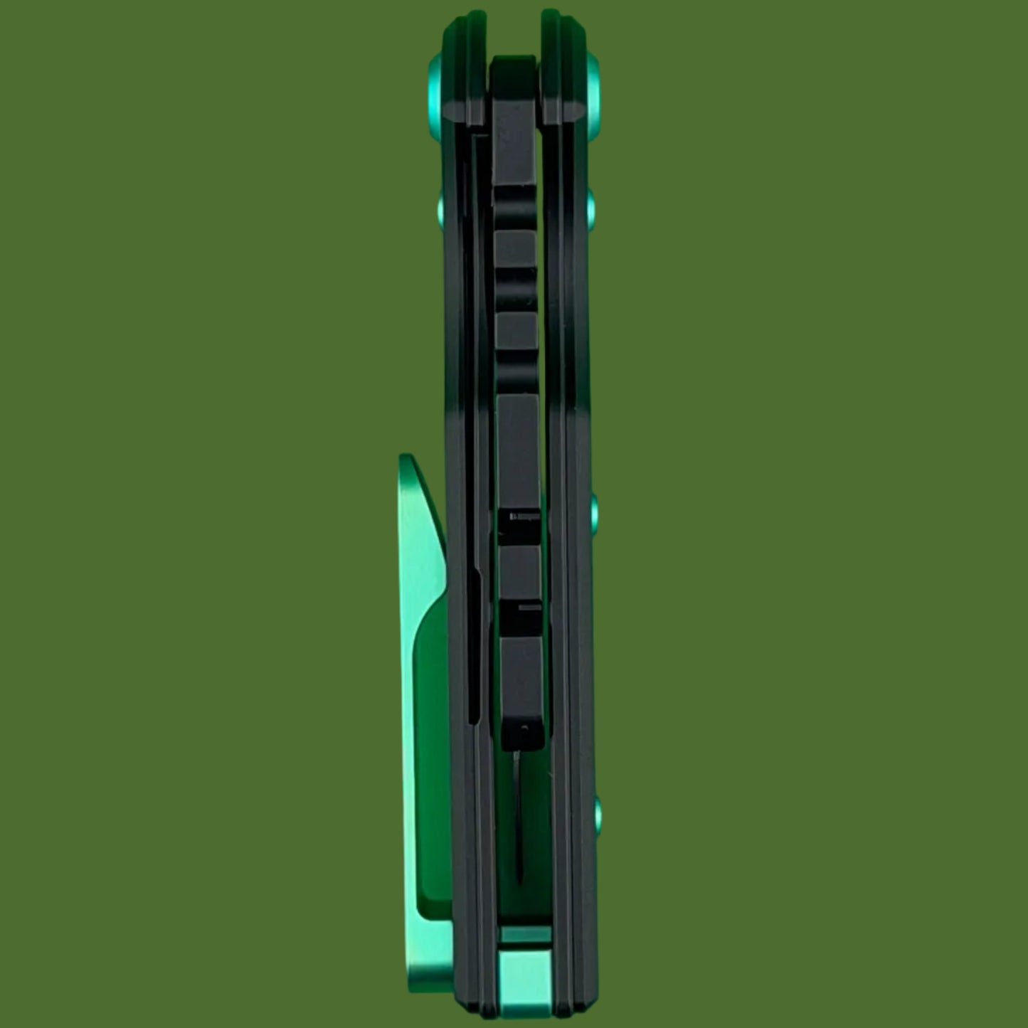 Chaves Blue Label CHUB Flipper Utility Knife Black Knurled Aluminum PVD Blade Carrier Green Hardware
