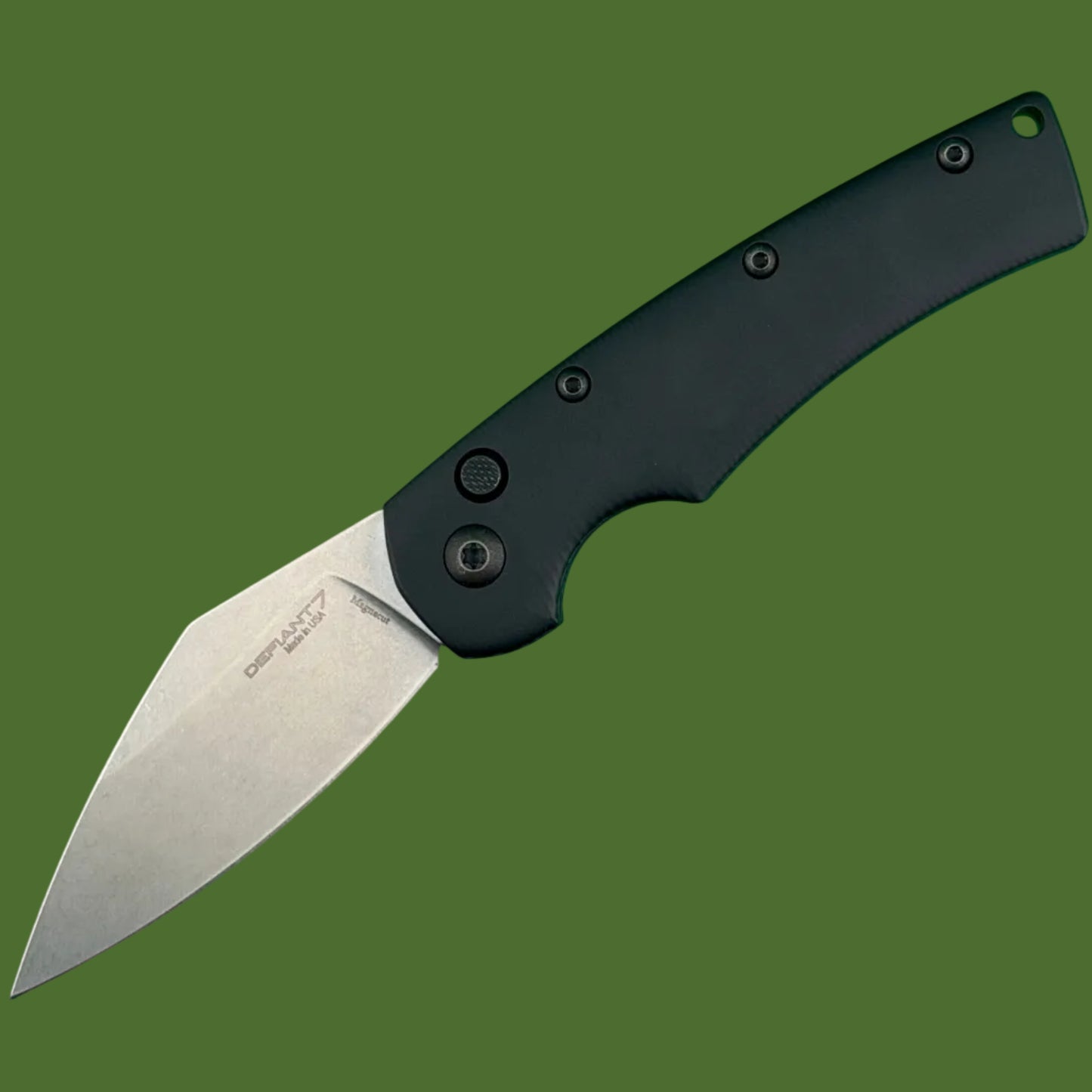 *Pre-Owned* Defiant 7 Seax Auto