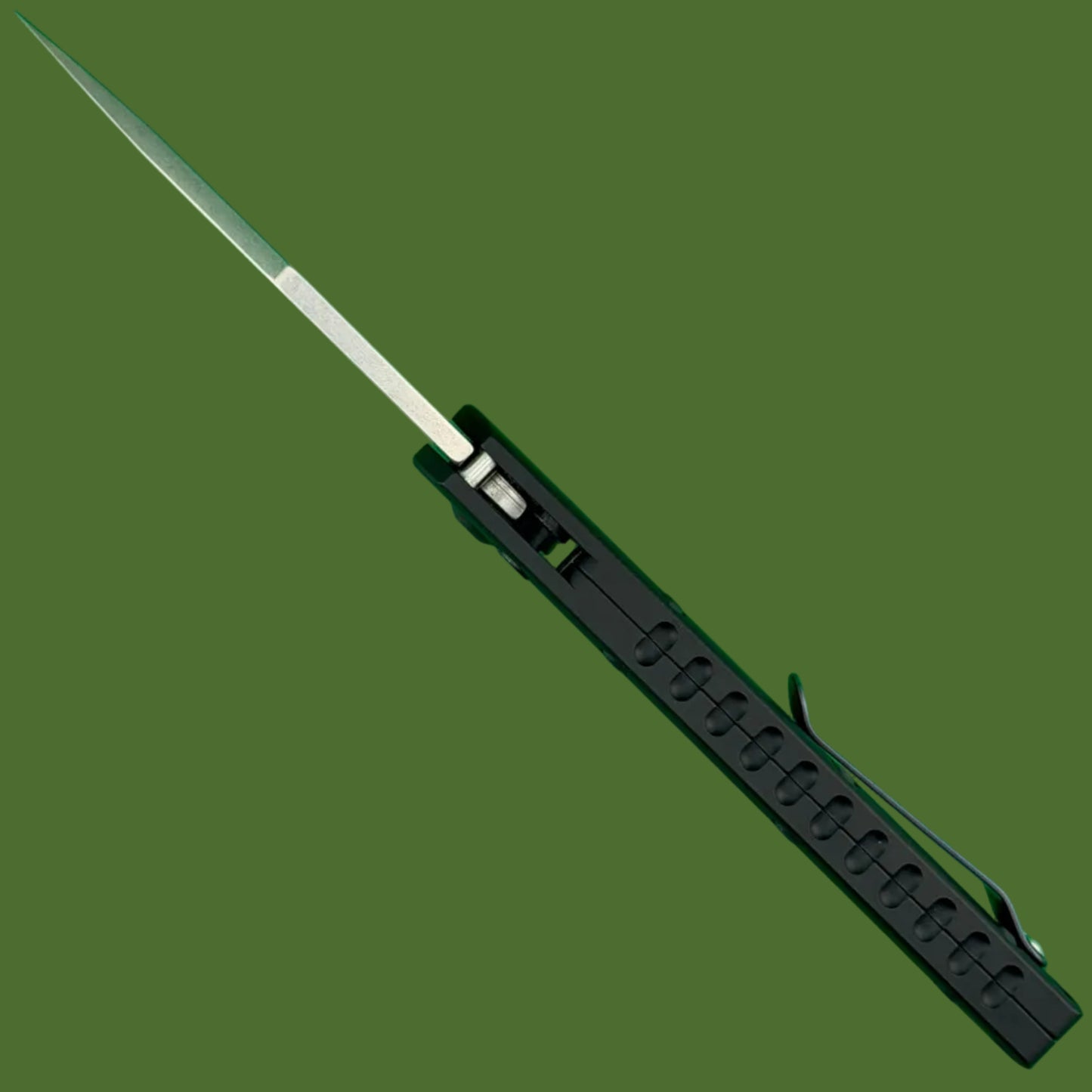 *Pre-Owned* Defiant 7 Seax Auto