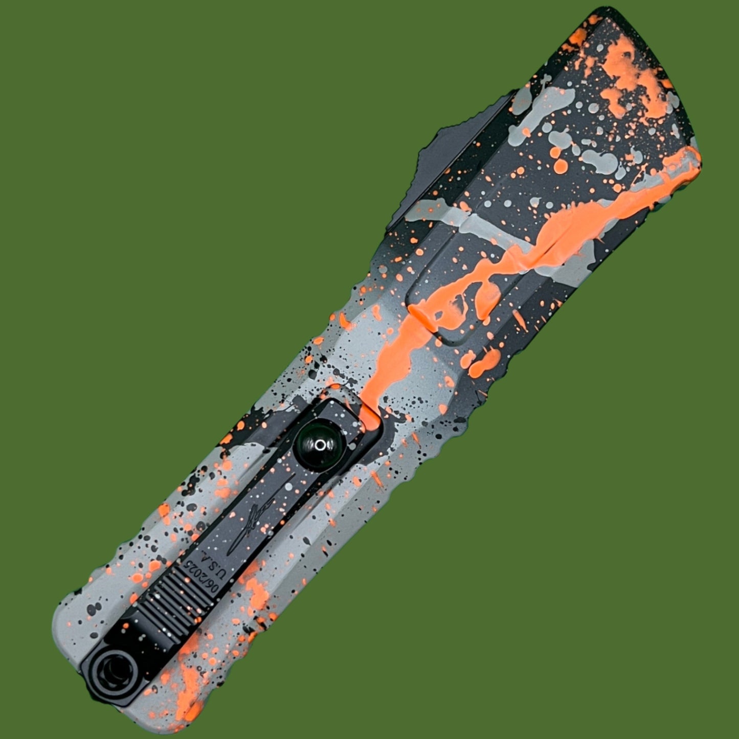 Microtech Combat Troodon D/E Gen III Signature Series Bull Shark Gray/Black/Orange Splatter Standard