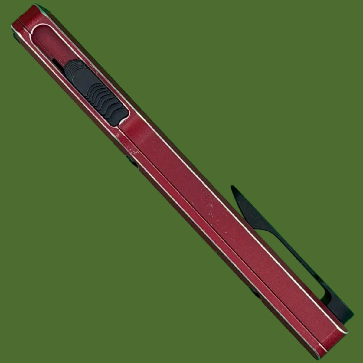 Chaves Dissident OTF Red Flat Battleworn (Two-Tone Drop Point)